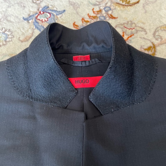 SOLD-Hugo Boss Suit - Picture 7 of 11